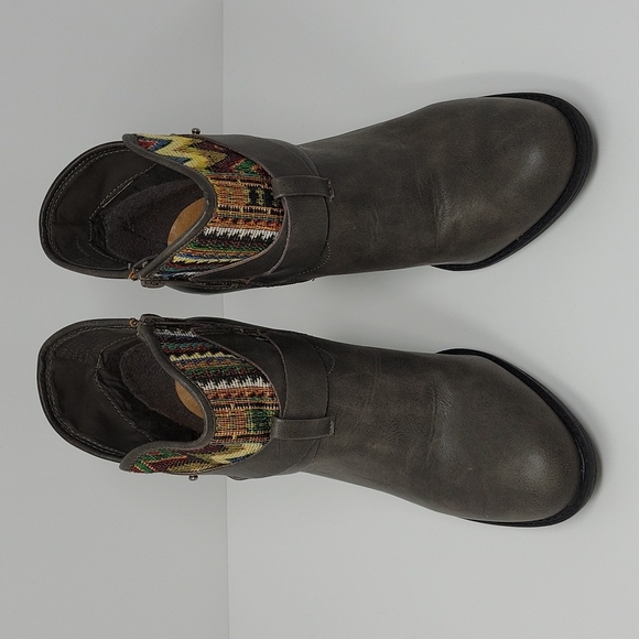 Womens XOXO Kori's Aztec Heels, Size 7.5 - New Without Box - Picture 3 of 12